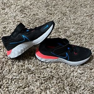 Nike Shoe size 12c  (Girls)